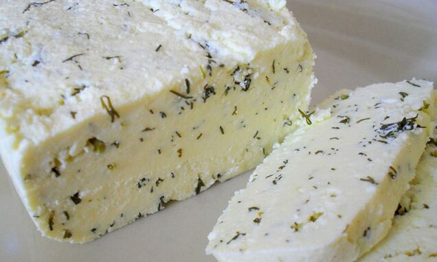 salty cheese as a breakfast option on the Dukan diet