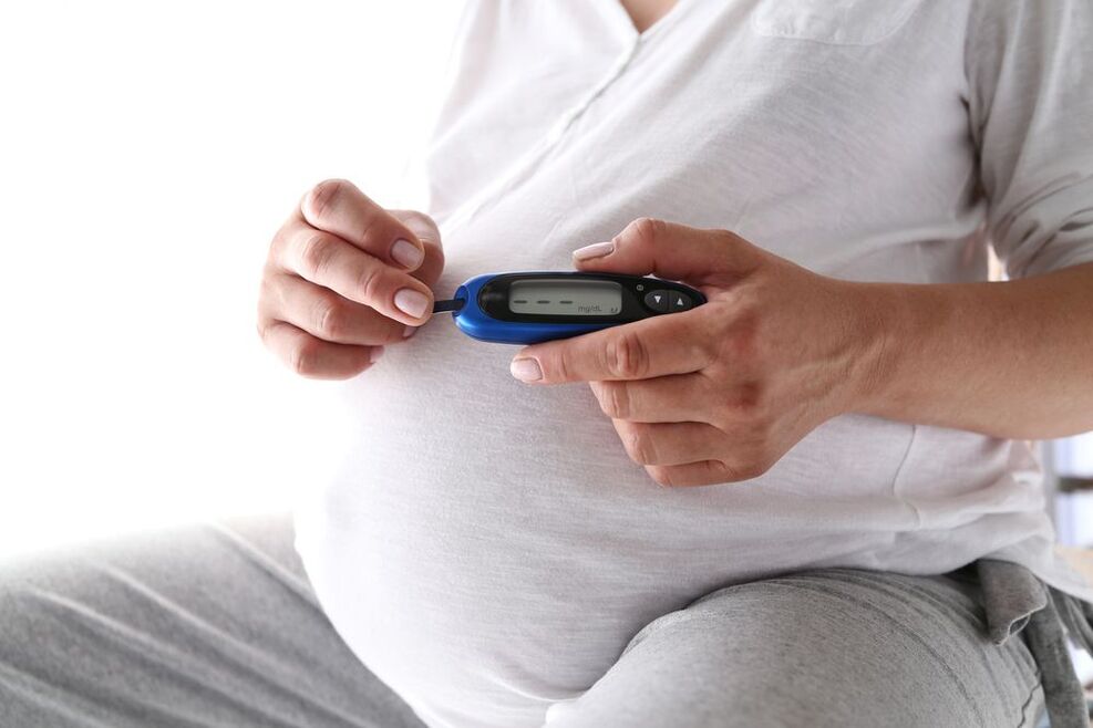 Measuring blood glucose for gestational diabetes